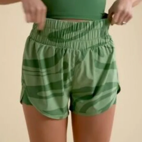 Vitality X Cosmopolitan Vista Shorts - Picture 1 of 7